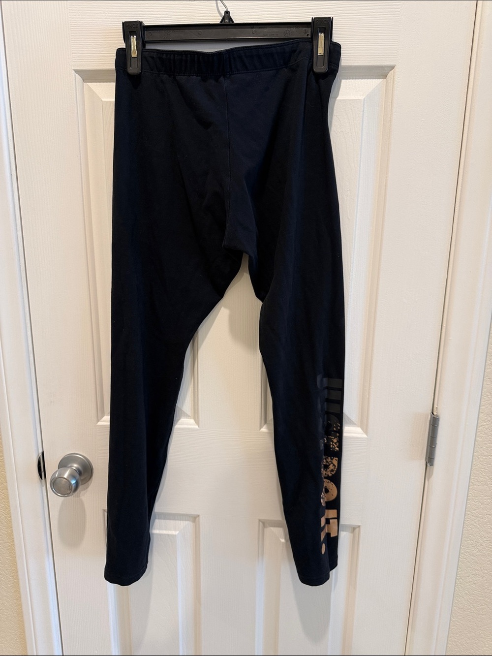 Nike Womens Black Athletic Leggings with Subtle Logo - Picture 4 of 4